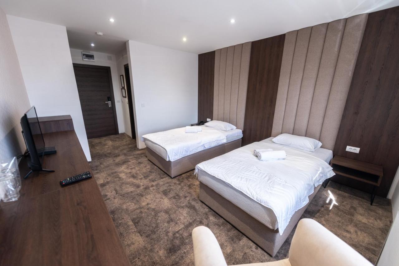 Hotel Stari Krovovi Veternik Εξωτερικό φωτογραφία