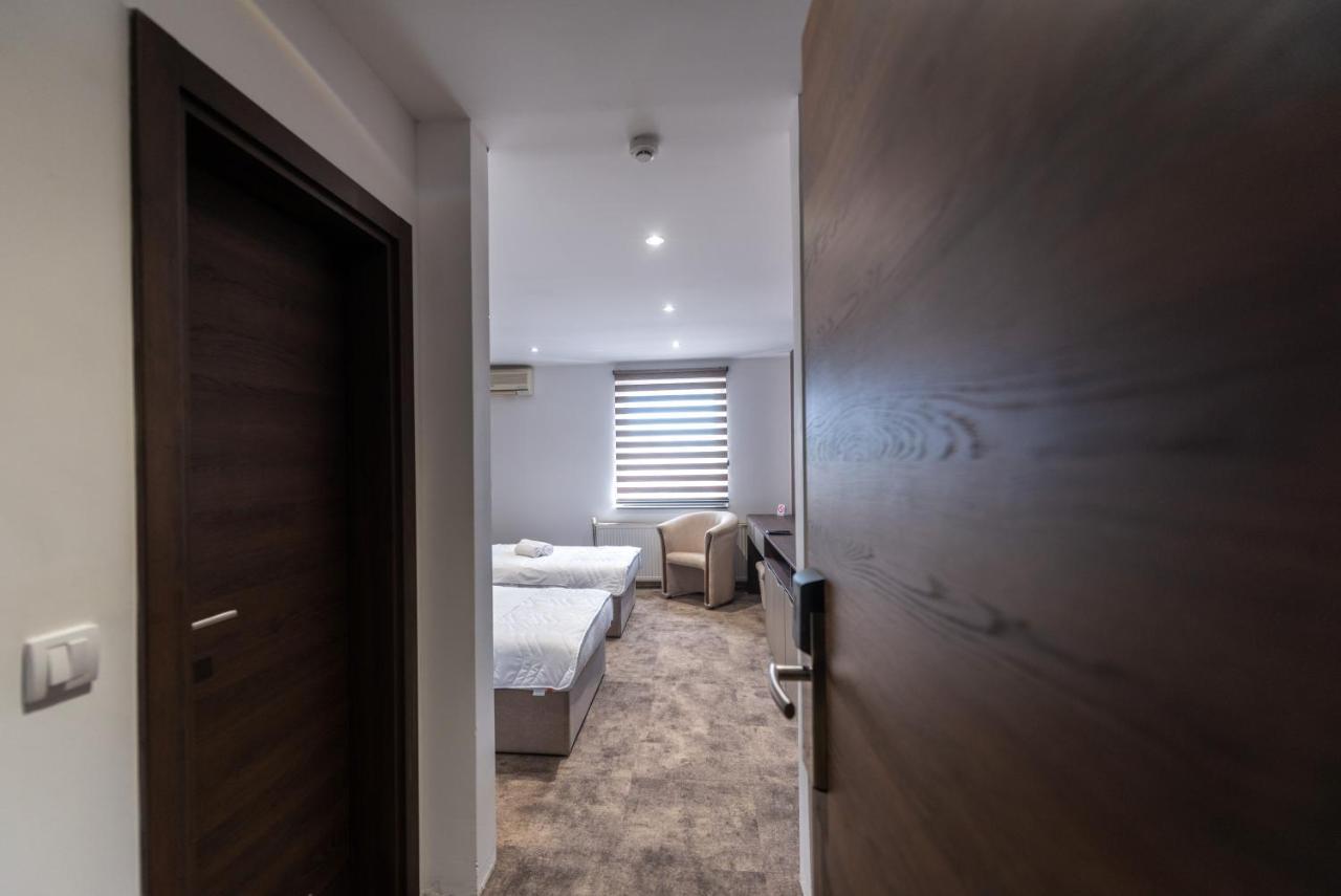 Hotel Stari Krovovi Veternik Εξωτερικό φωτογραφία