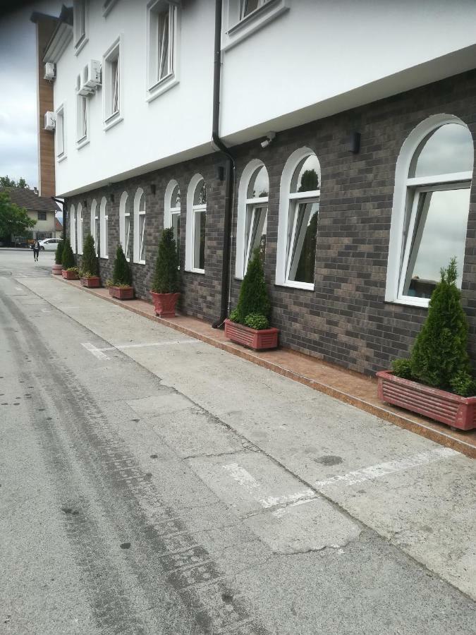 Hotel Stari Krovovi Veternik Εξωτερικό φωτογραφία